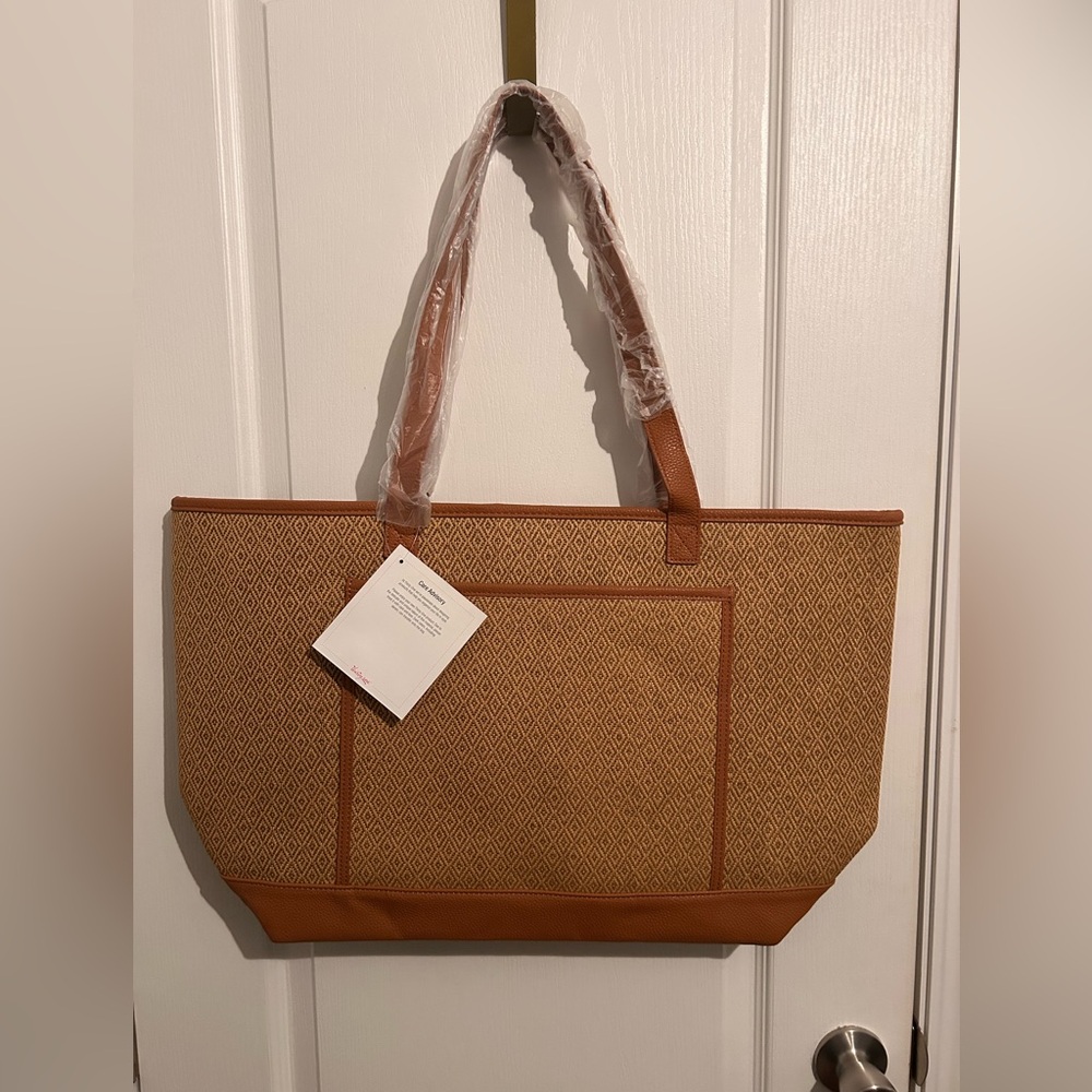 Thirty-one Bundle  Shore Enough Tote & Matching Wallet